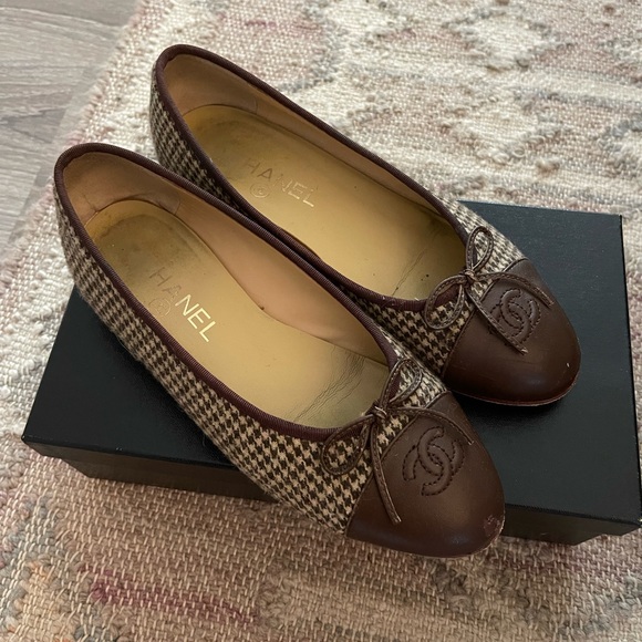 Chanel Ballet Flats - Picture 1 of 4
